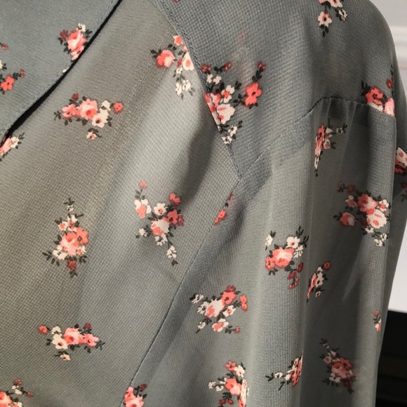 🌺Style & Co floral sheer button down top🌺 - Picture 8 of 9